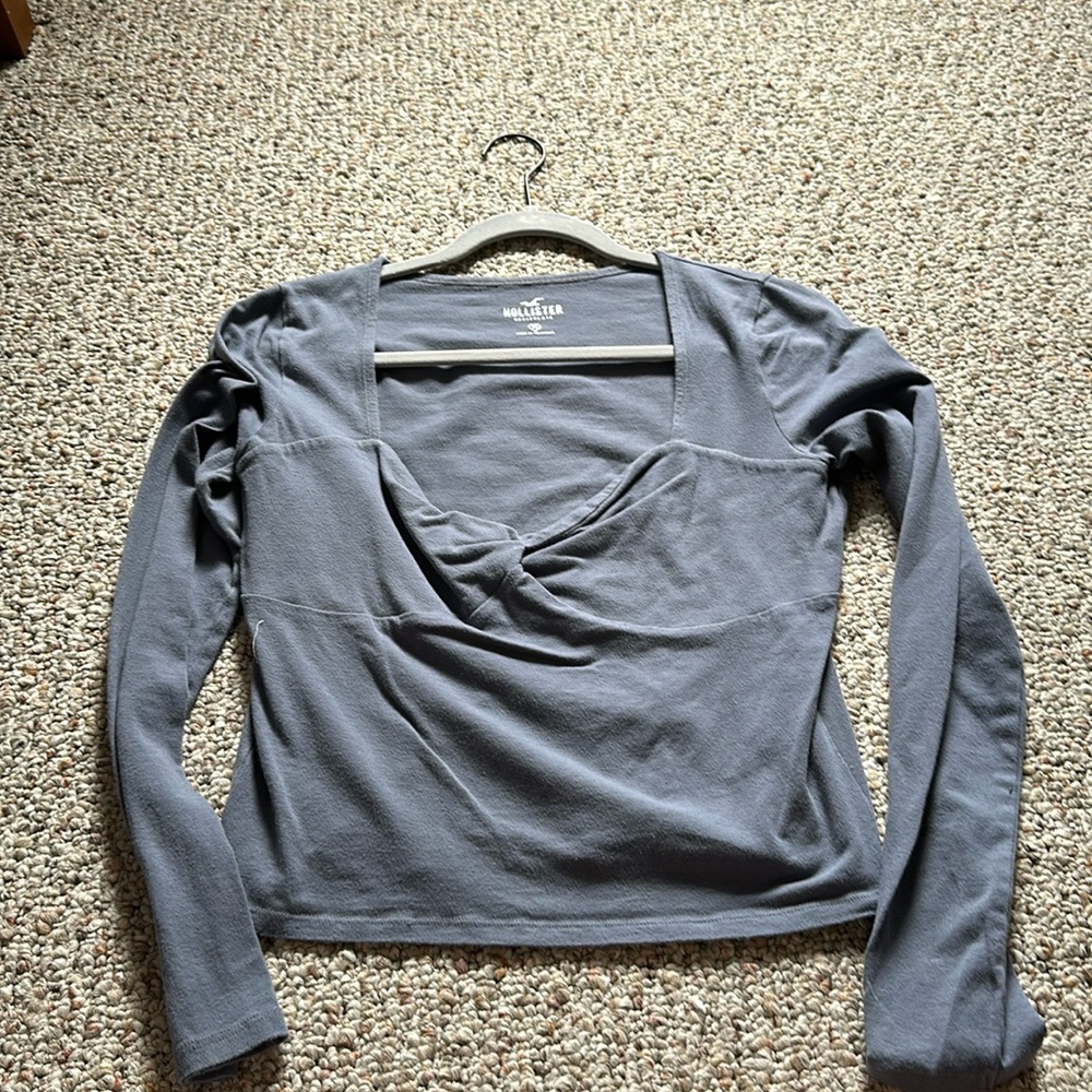 Hollister medium long sleeve crop